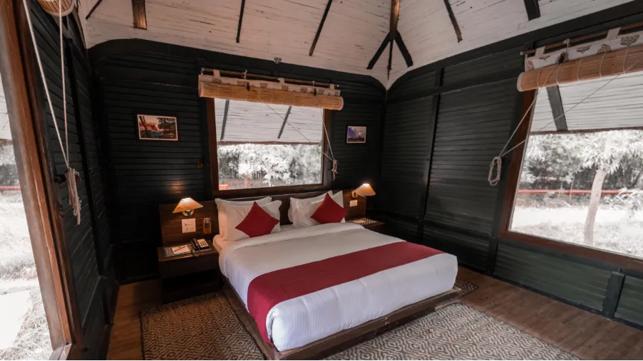 LUXURY HUTS